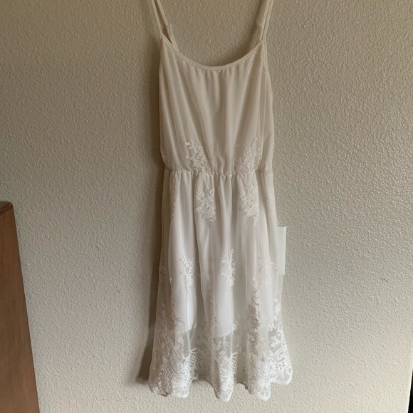 Dresses & Skirts - White summer dress